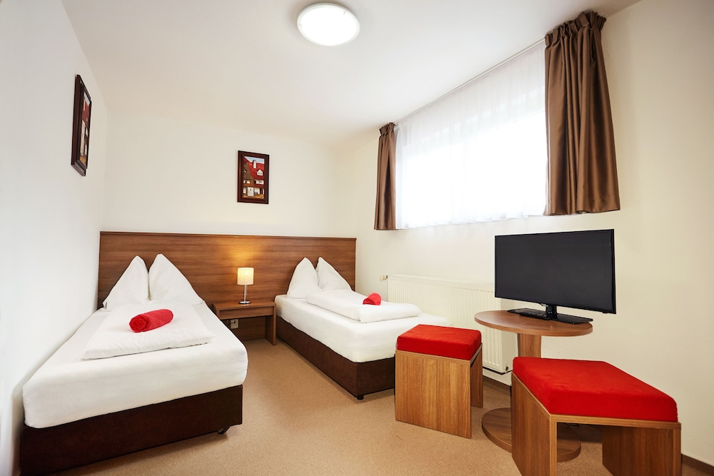 Comfort Twin Room, Private Bathroom, Mountainside photo 1