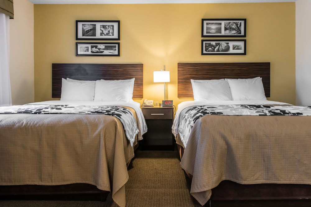 Suite, Multiple Beds, Non Smoking photo 2