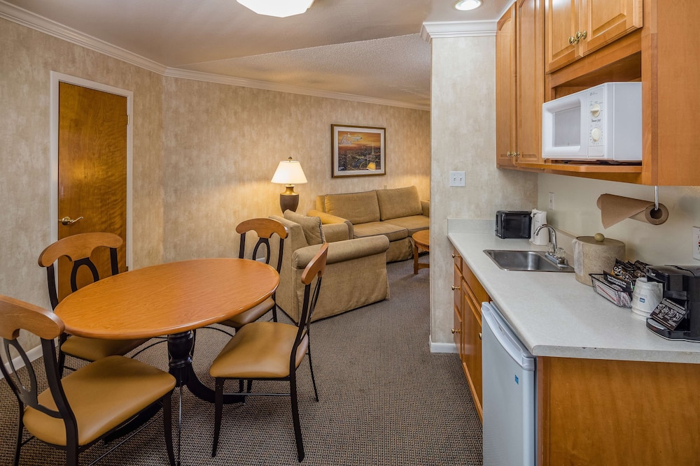 Family Suite, 2 Bedrooms, Non Smoking, Kitchen (Full Kitchen) photo 3