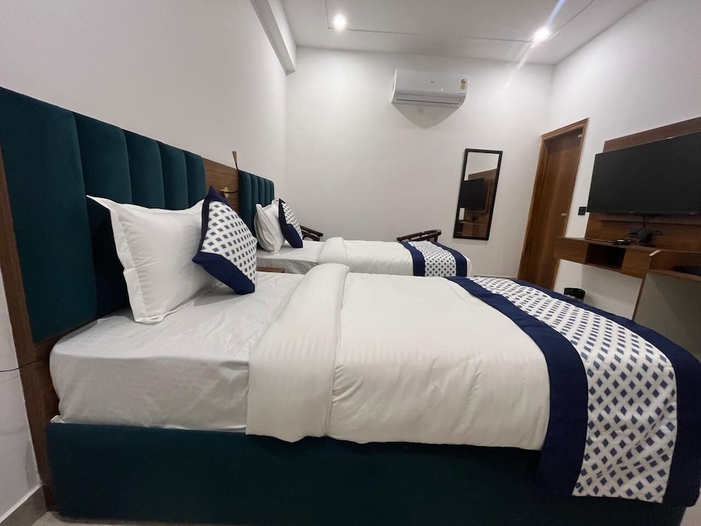 Classic Twin Room