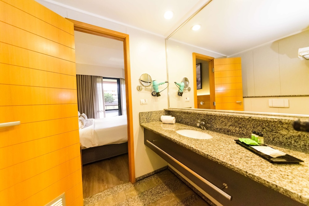 Suite, 1 Queen Bed photo 3