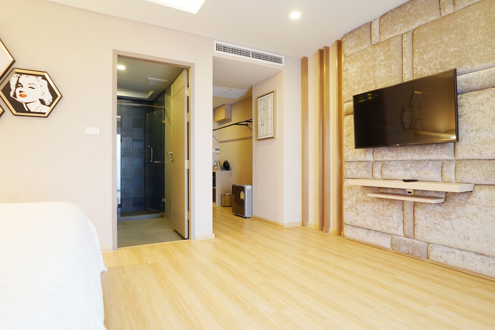 Family Suite, Bathtub photo 2