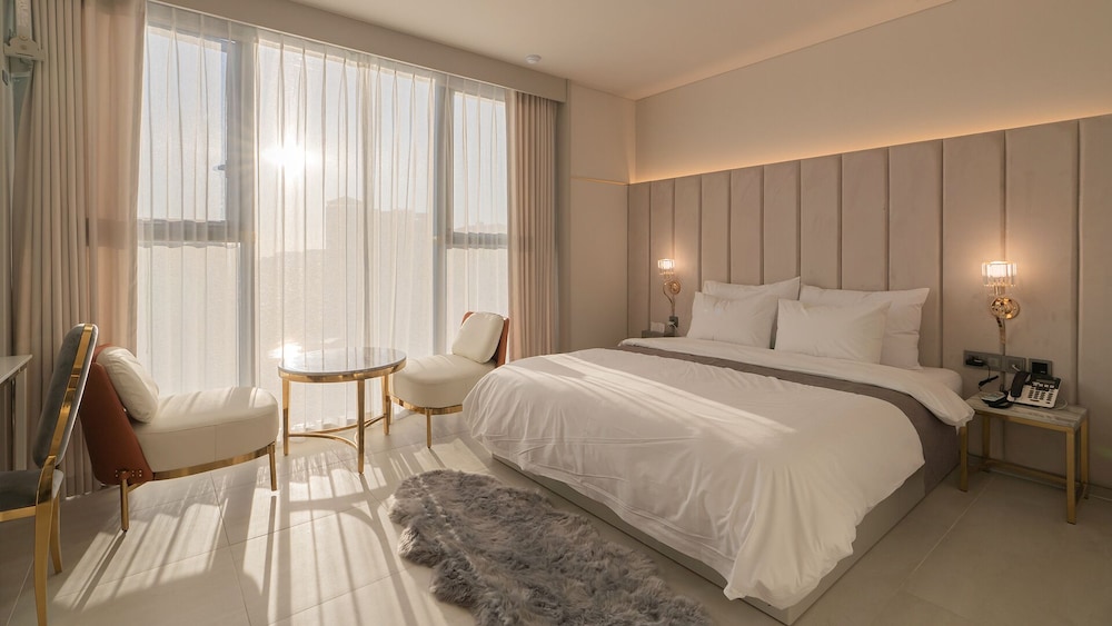 Deluxe Double Room, Partial Ocean View photo 1