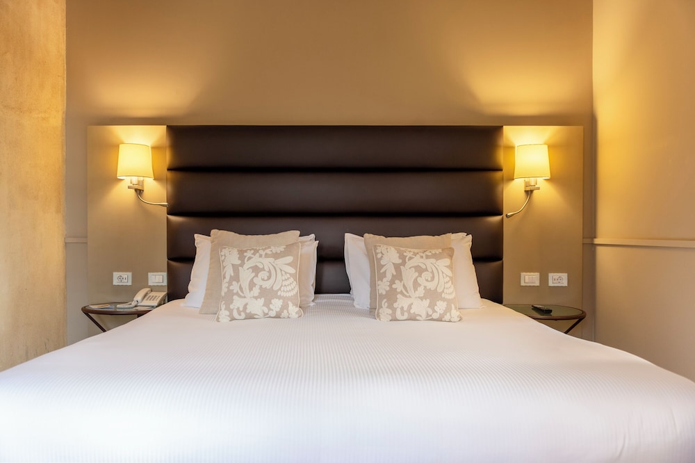 Deluxe Room - Photo 1