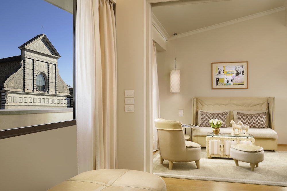 Romantic Suite (428)