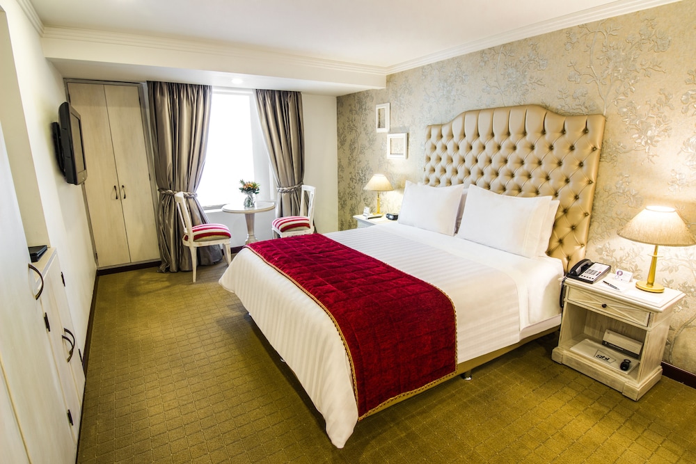 Standard Room, 1 Queen Bed - Photo 1