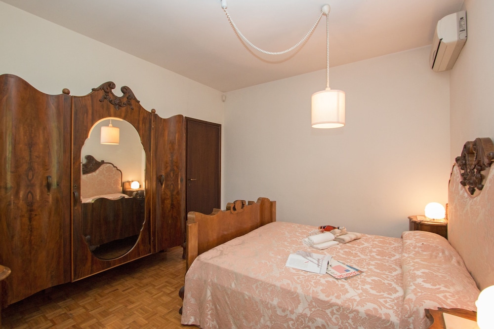 Basic Villa photo 2