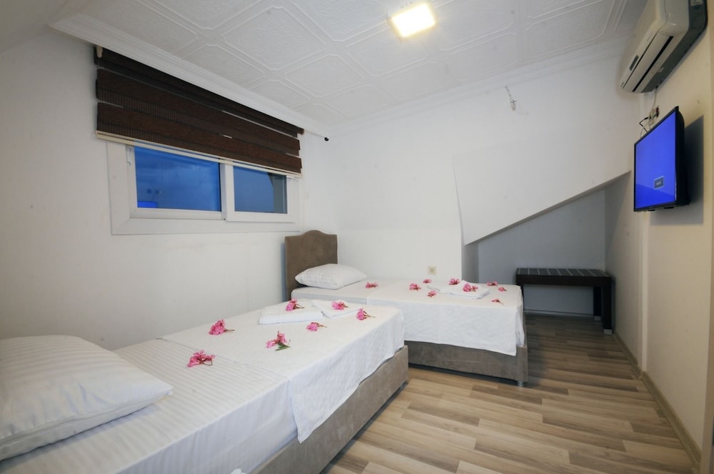 Economy Twin Room