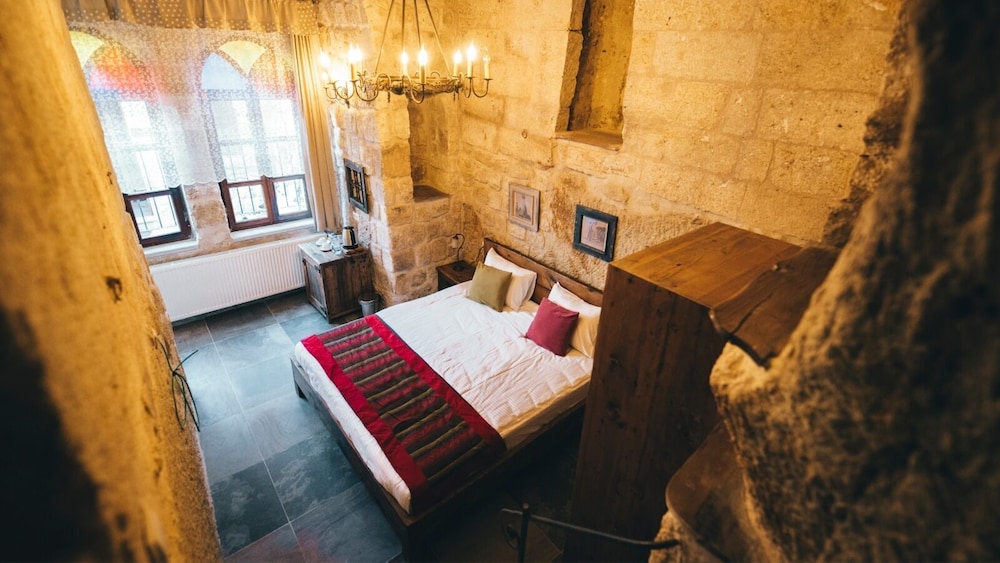 Deluxe Room - Photo 10