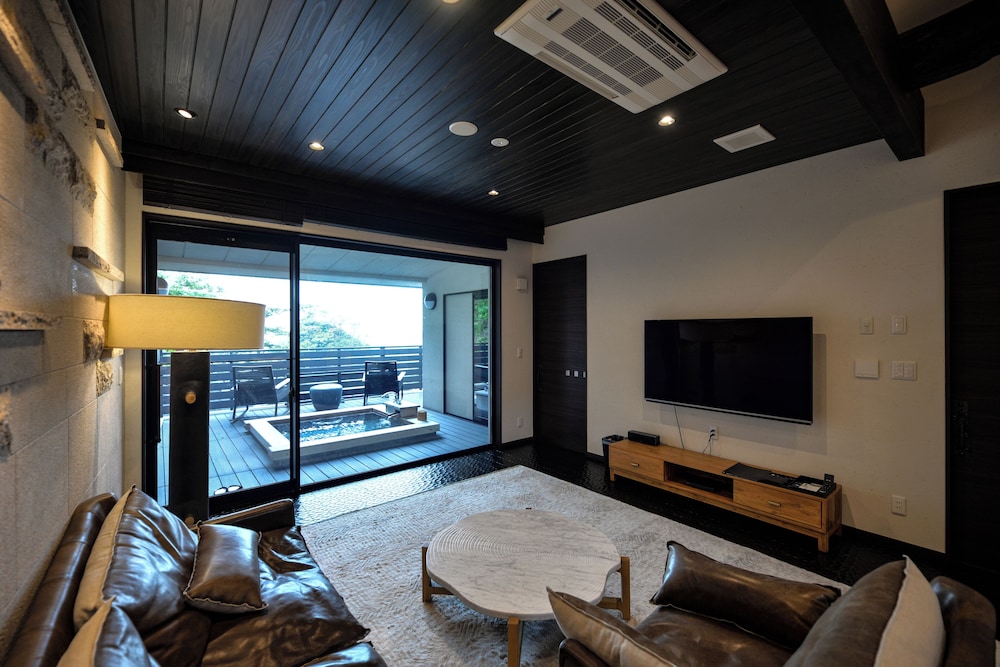 Konpeki Guestroom with Open-Air Bath, Non Smoking - Photo 10