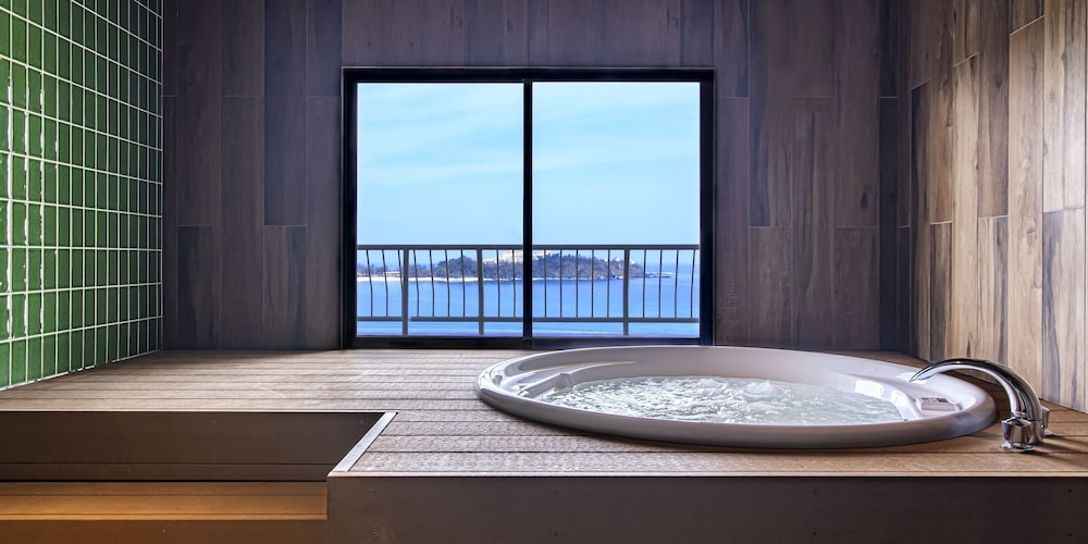Suncoast Ocean Suite, Non Smoking photo 3