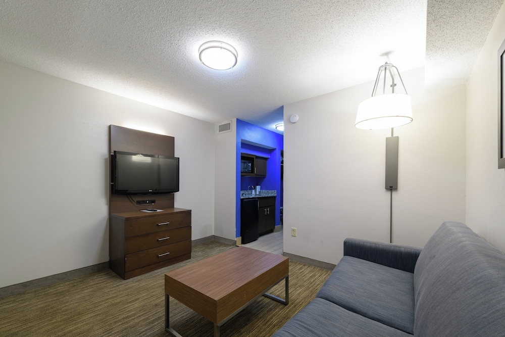 Suite, Multiple Beds - Photo 2