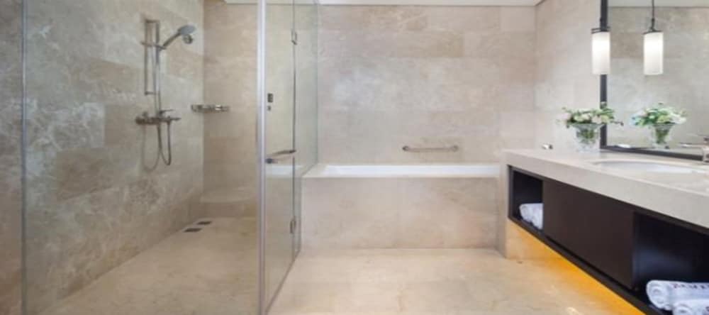 Executive Suite, 1 King Bed, Smoking (2 Bedrooms) photo 3