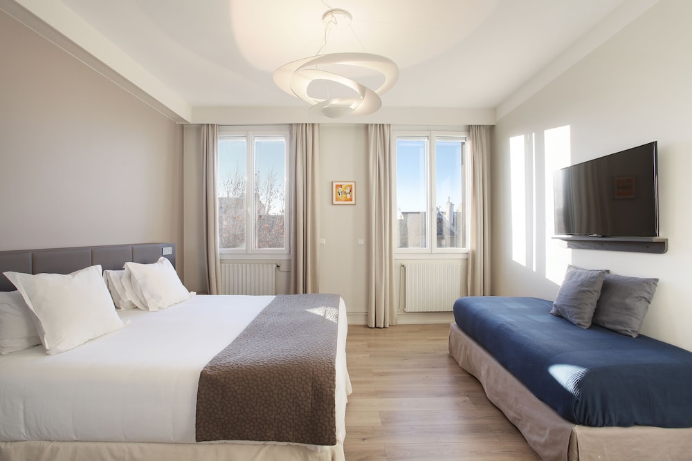 Prestige Triple Room - Photo 1