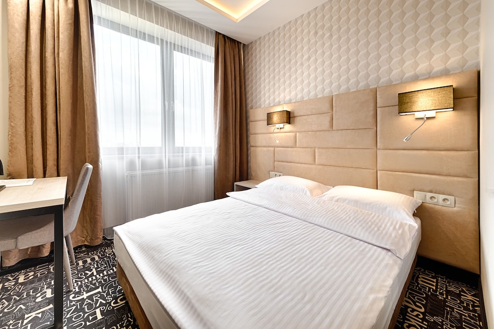Classic Double Room - Photo 10