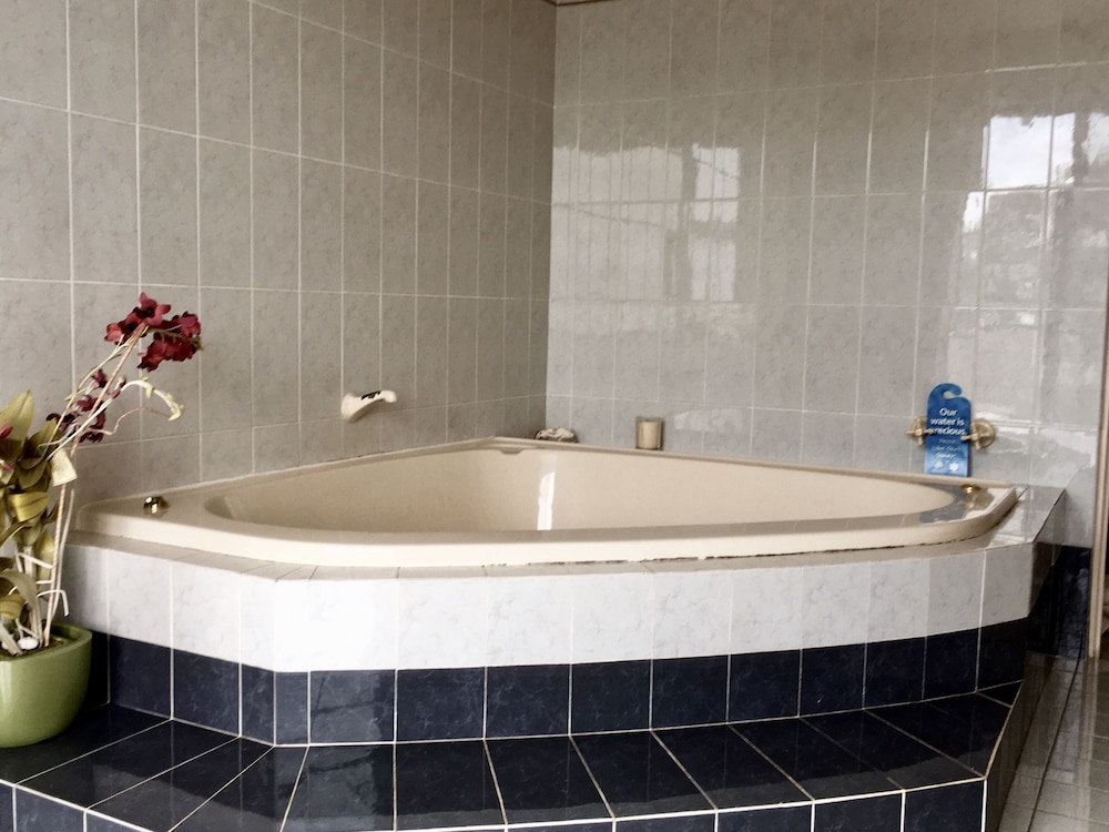 Standard Suite, 1 Bedroom, Non Smoking, Shared Bathroom (Twin Room)