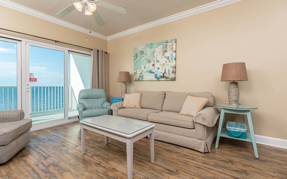 Condo, 3 Bedrooms