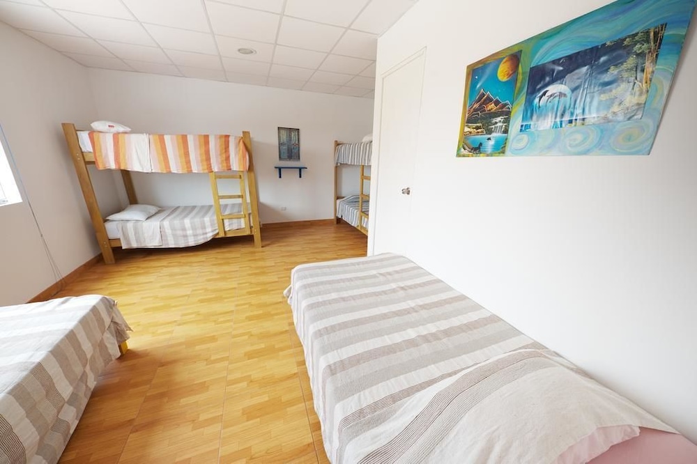 Shared Dormitory, Mixed Dorm, Private Bathroom (6 beds) photo 3