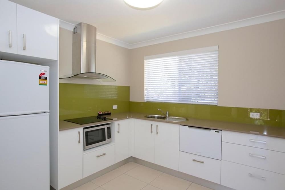 Apartment, 4 Bedrooms, Kitchen photo 3