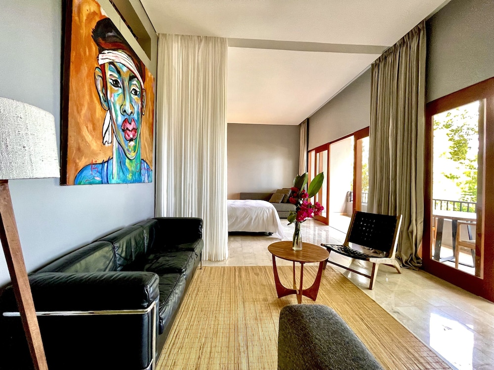 Junior Studio Suite