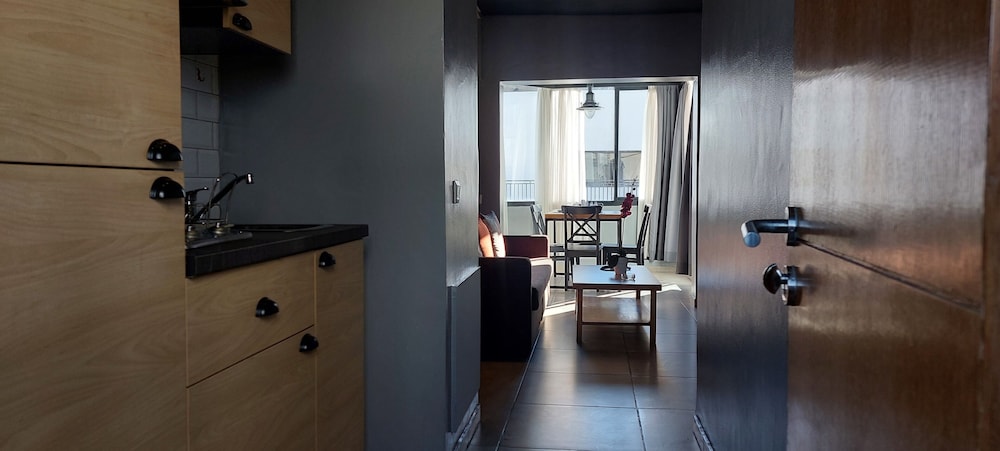Executive Suite - Photo 15