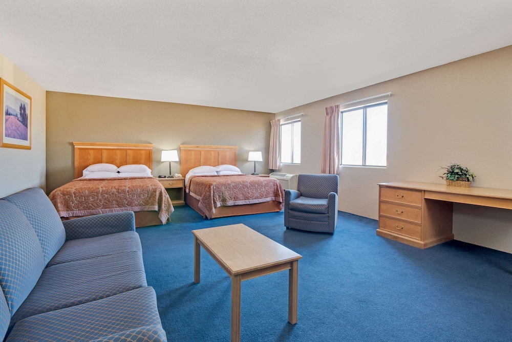 Family Suite, Multiple Beds, Non Smoking - Photo 2