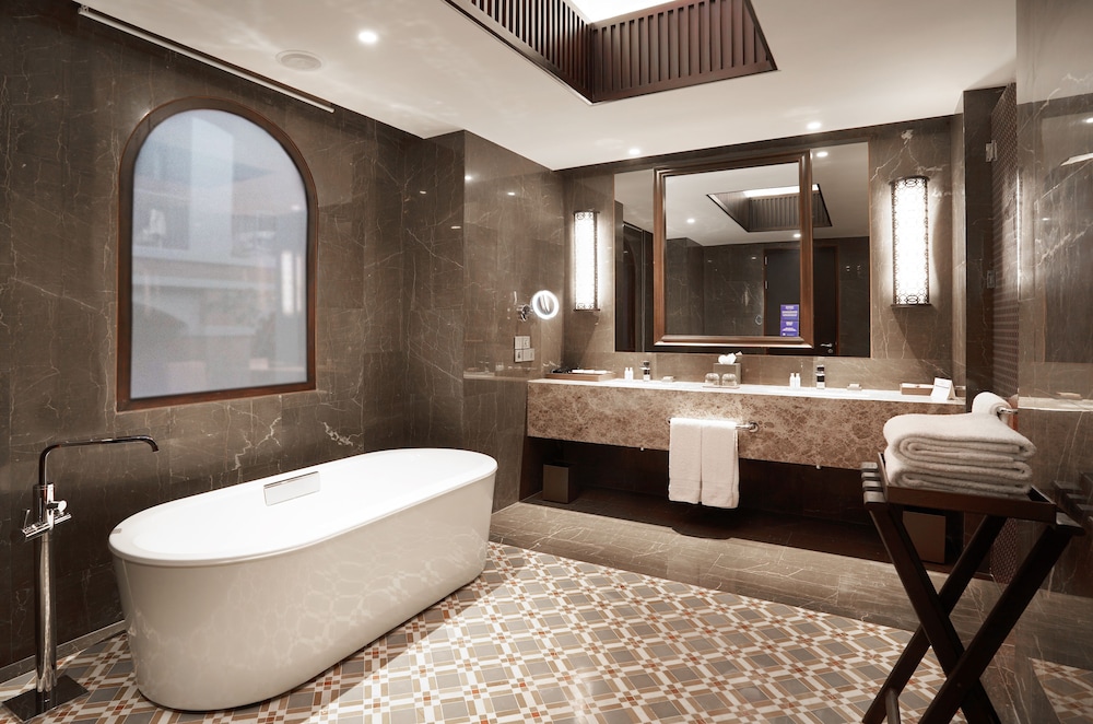 Penthouse, 1 King Bed, River View (Private Luxury Pool Suite)