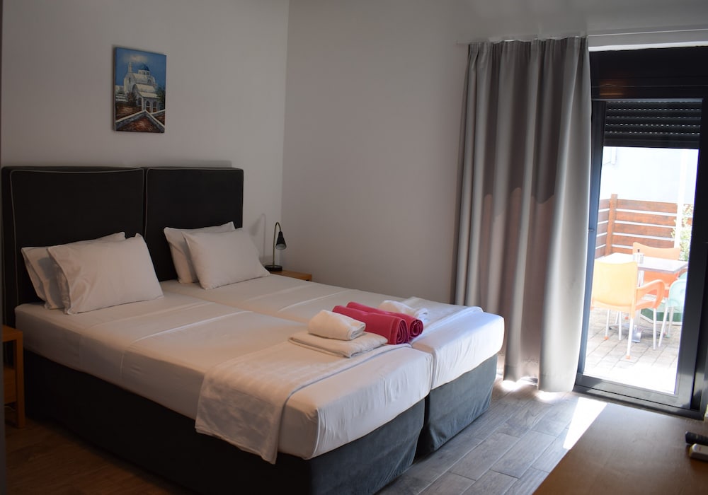 Standard Room, Pool View photo 1