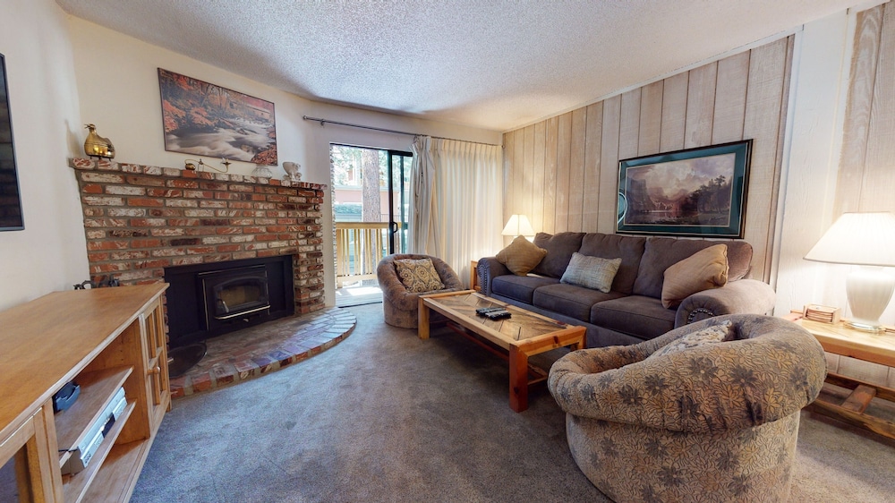Condo, 2 Bedrooms