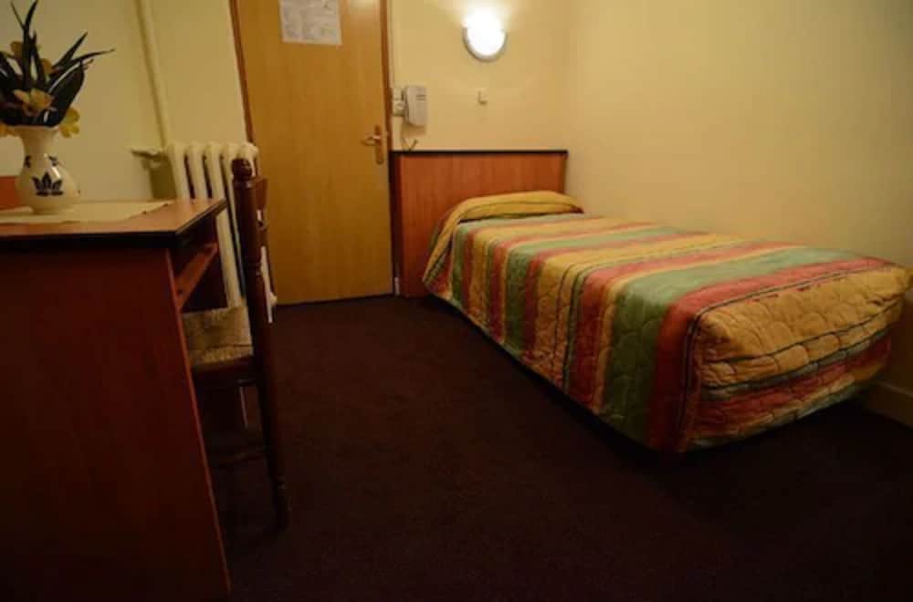 Single Room, Shared Bathroom photo 3