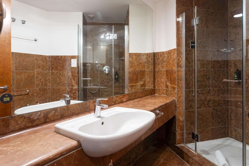 Double Room - Photo 8
