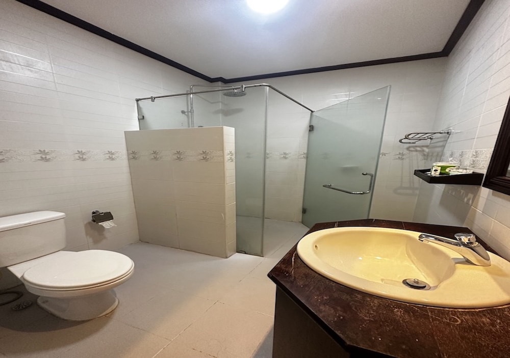 Deluxe Twin Room - Photo 26