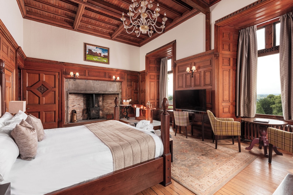 Superior Suite, 1 King Bed photo 3