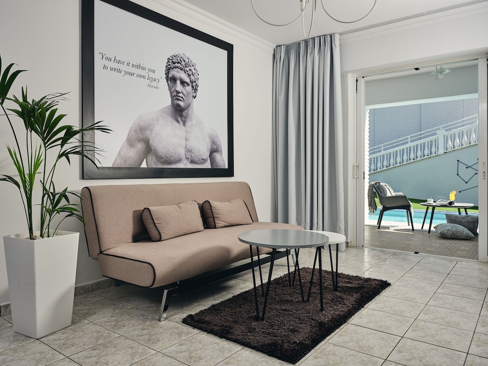 Suite, Private Pool (Master) - Photo 12