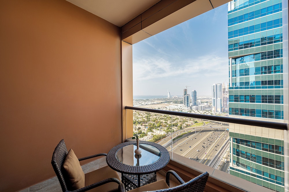 Two-Bedrooms Apartment City View, Free Shuttle Beach Transfer, Next to Metro Station photo 2