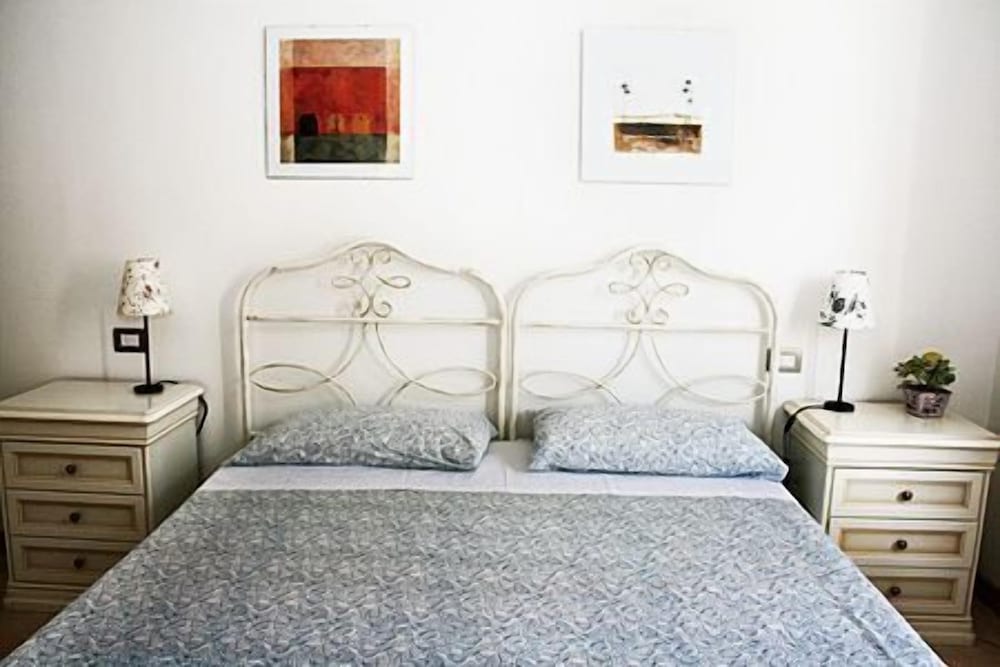 Standard Apartment with 1 Double Bed and 1 Single Bed photo 2