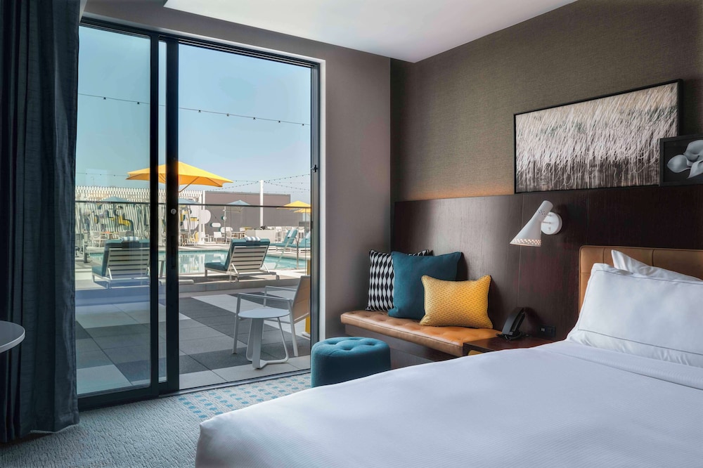 Room, 1 King Bed, Accessible, Bathtub (Pool Deck) - Photo 3