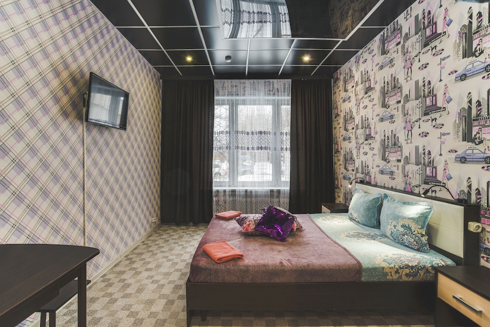 Suite, 1 Queen Bed, Hot Tub (1)
