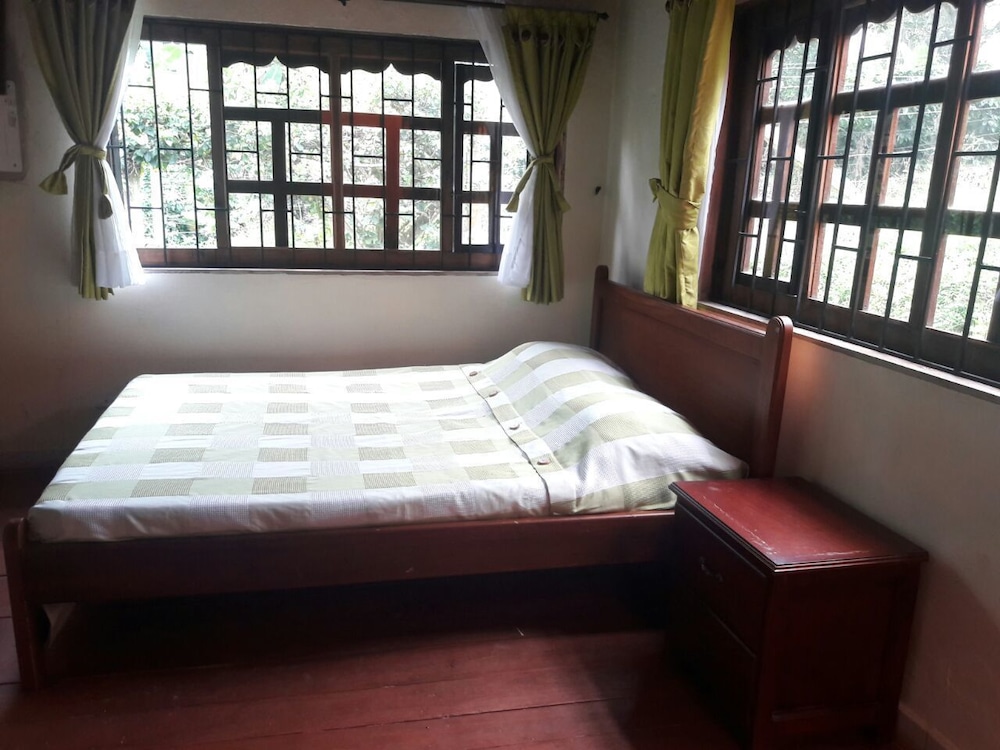 Double Room, 1 Queen Bed, Mountain View photo 1