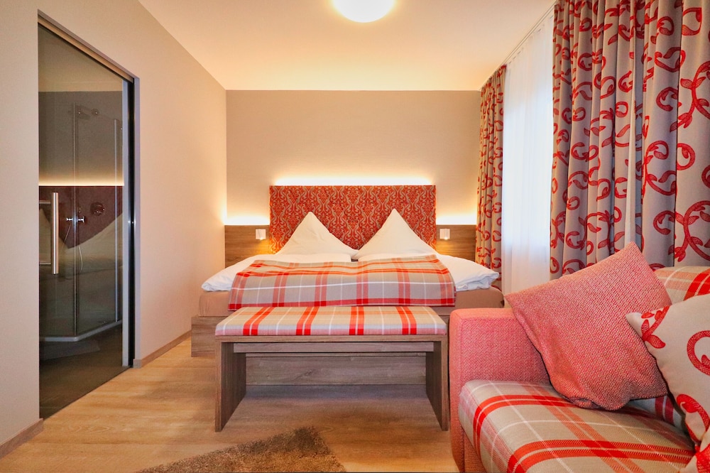 Deluxe Double Or Twin Room photo 1