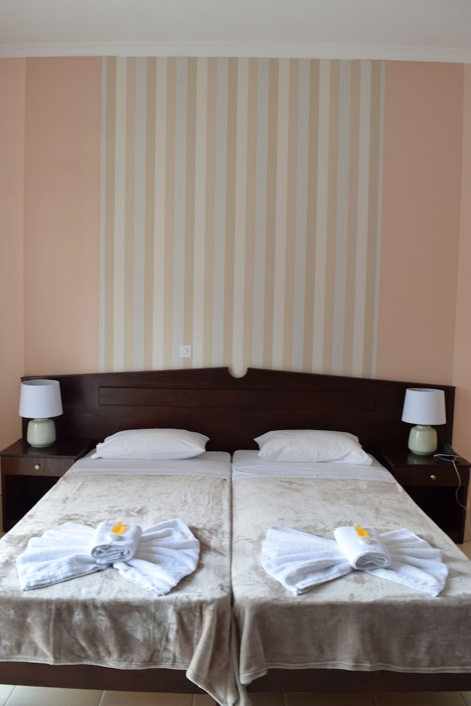 Standard Double Room, Garden View photo 2