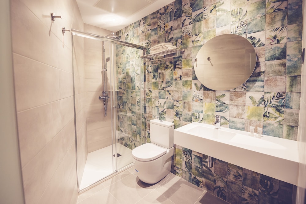 Double Room - Photo 17
