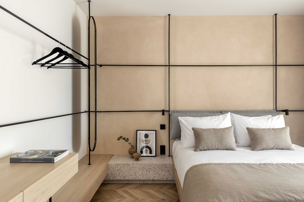 Junior Suite, 1 Queen Bed with Sofa bed photo 2