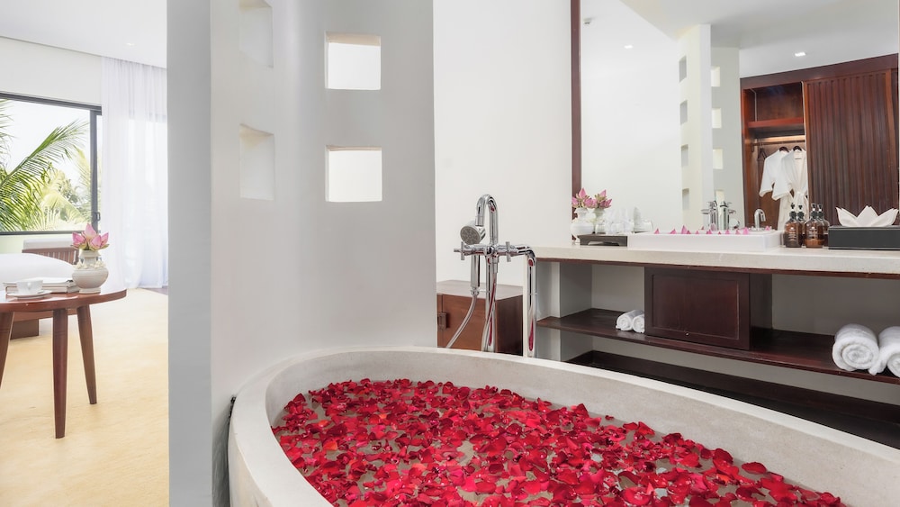 Classic Suite Free Laundry + Daily 60Min Massage + Mini Bar + Airport Pick-Up - Photo 2