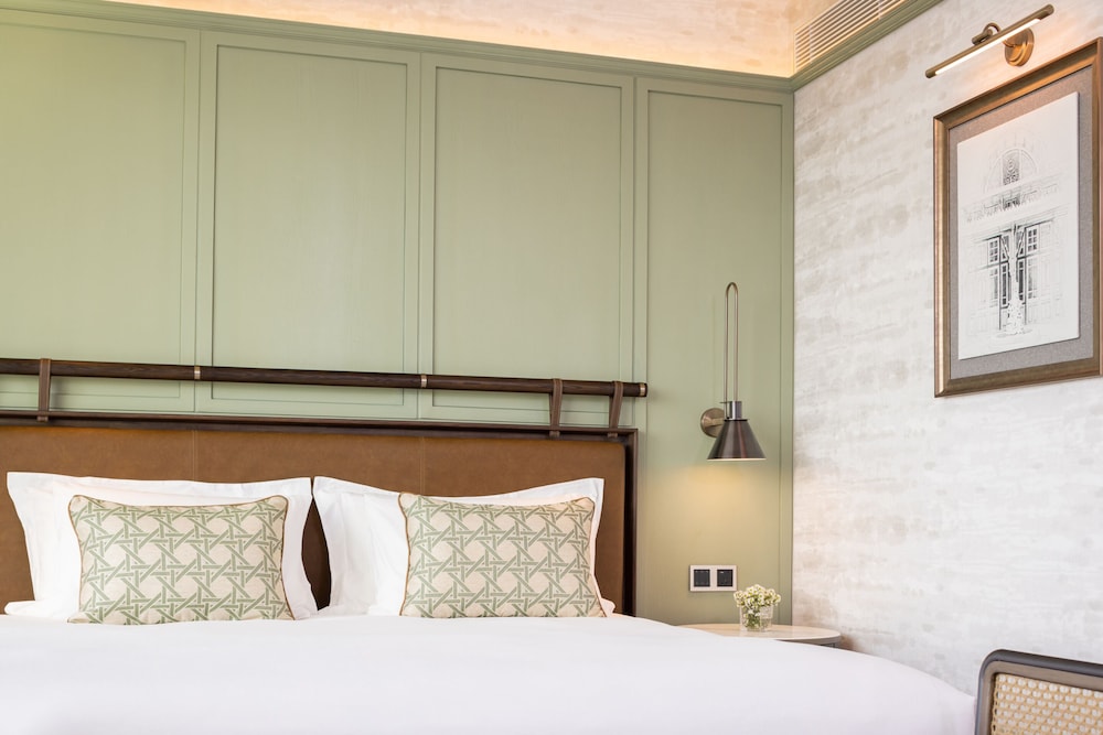 One Bedroom Suite with Lounge Access