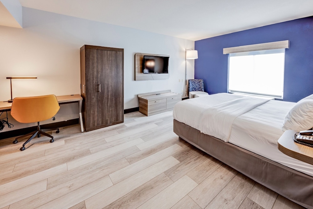 Suite, 1 Bedroom, Accessible (Communications Accessible) - Photo 3