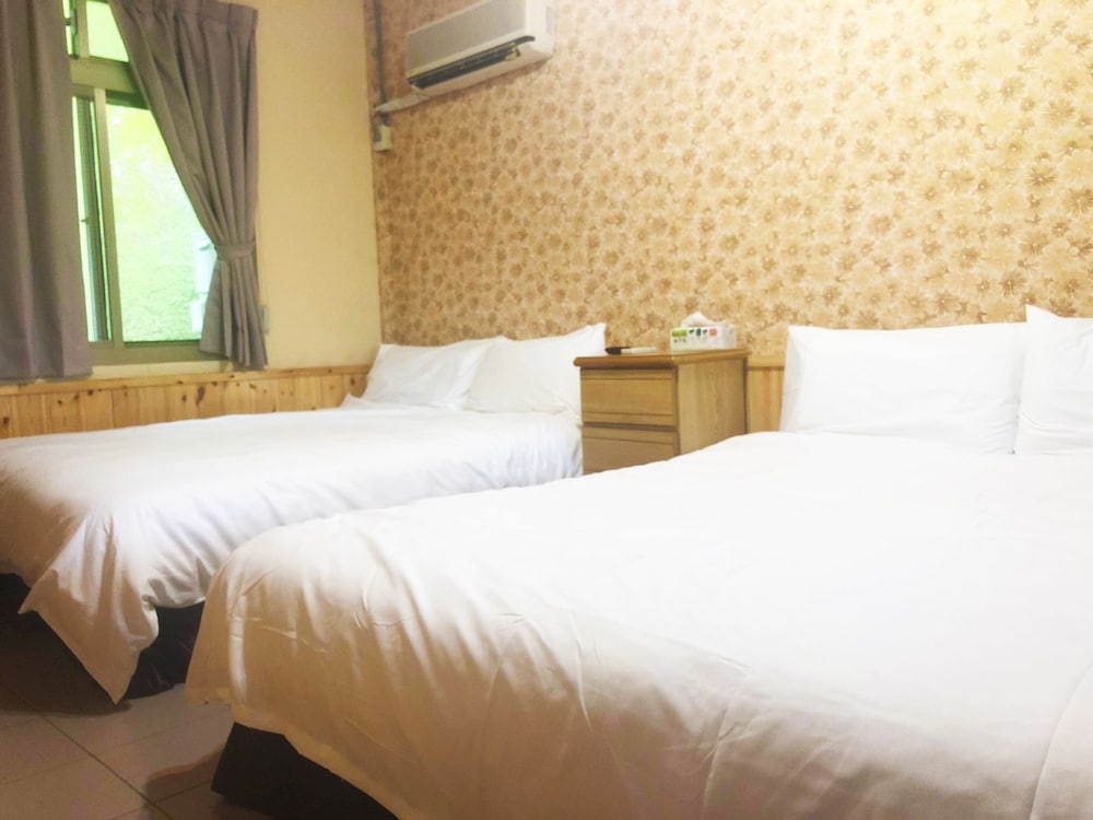 Family Quadruple Room, 2 Double Beds photo 2