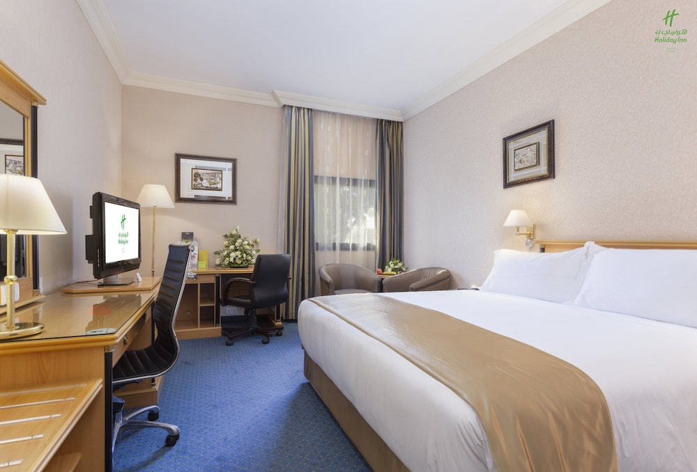 Standard Room, 1 King Bed, Pool View - Photo 8