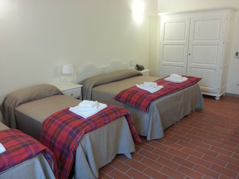 Basic Quadruple Room, Mountain View photo 1