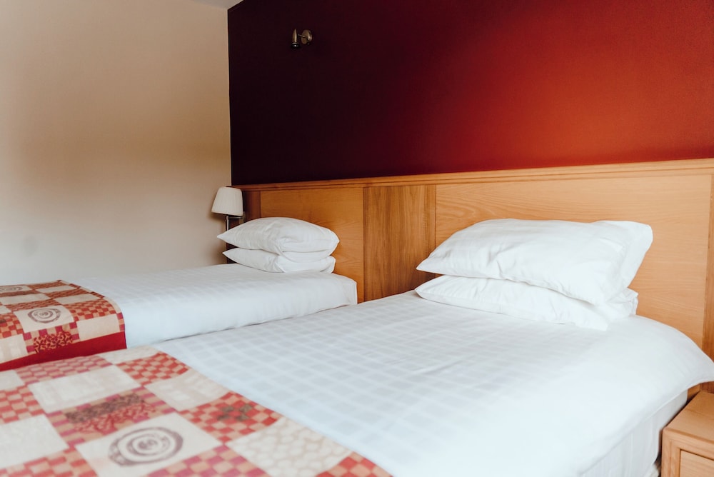 Double or Twin Room (Zip & Link Bed Room) - Photo 4